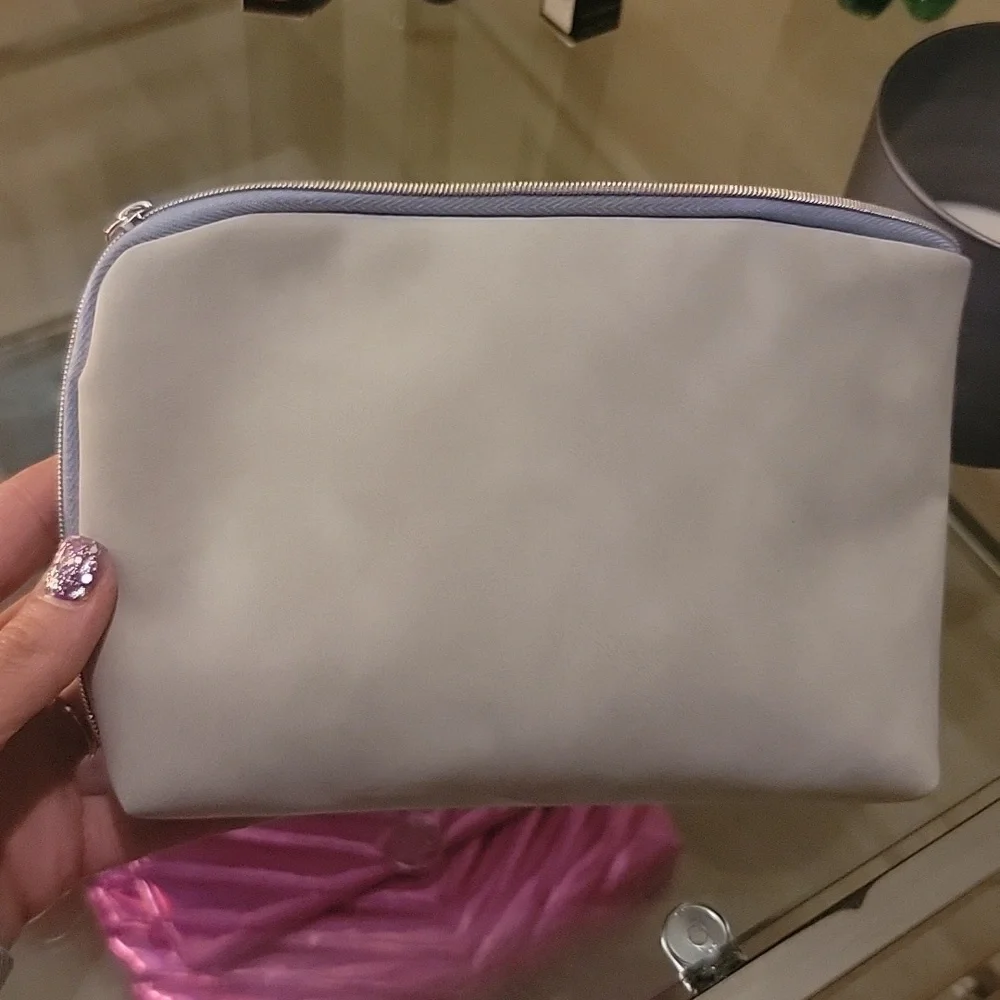 Benefit, IT Cosmetics, YSL, & Bareminerals mascara bundle with brand new bag! - Picture 13 of 16